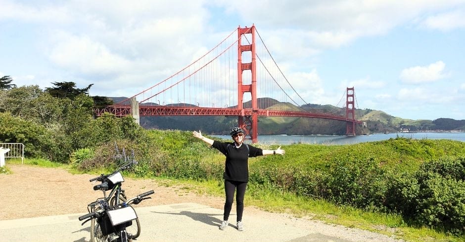 The Backpacking Housewife - Biking over the Golden Gate Bridge!
