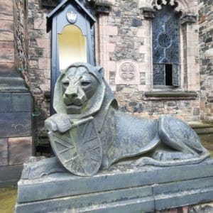 Edinburgh castle lion