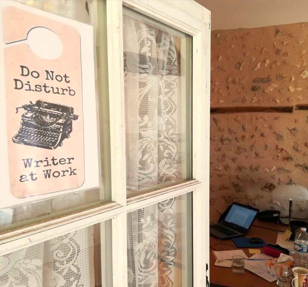 The Backpacking Housewife - Writer at work