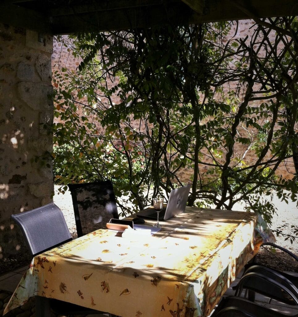 my perfect writing spot while living and housesitting like a local in France