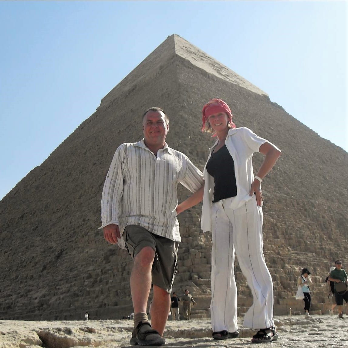 THE BACKPACKING HOUSEWIFE BUCKET LIST TRAVEL. HOW CAN I AFFORD TO TRAVEL.