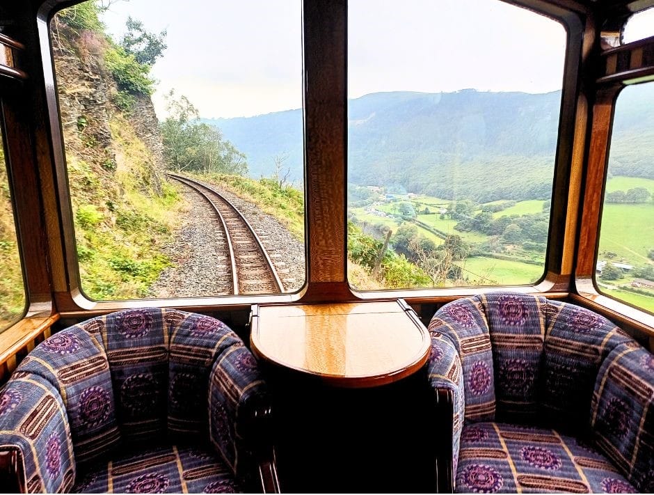 The large viewing window at the back of the carriage