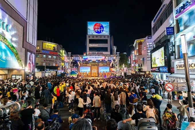 Dongseongno Street Daegu
대구광역시, CC BY-SA 4.0, via Wikimedia Commons